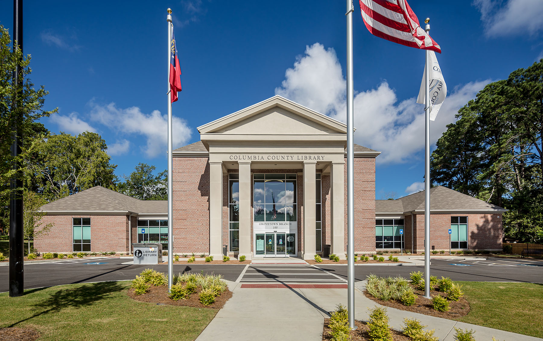 GROVETOWN BRANCH LIBRARY - Craig Gaulden Davis Architecture